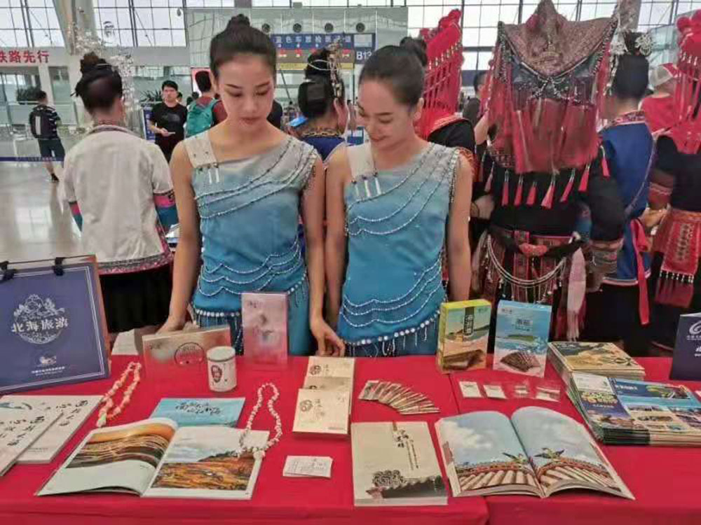 搭乘首發(fā)高鐵，海真珠珍珠粉抵達(dá)東方明珠